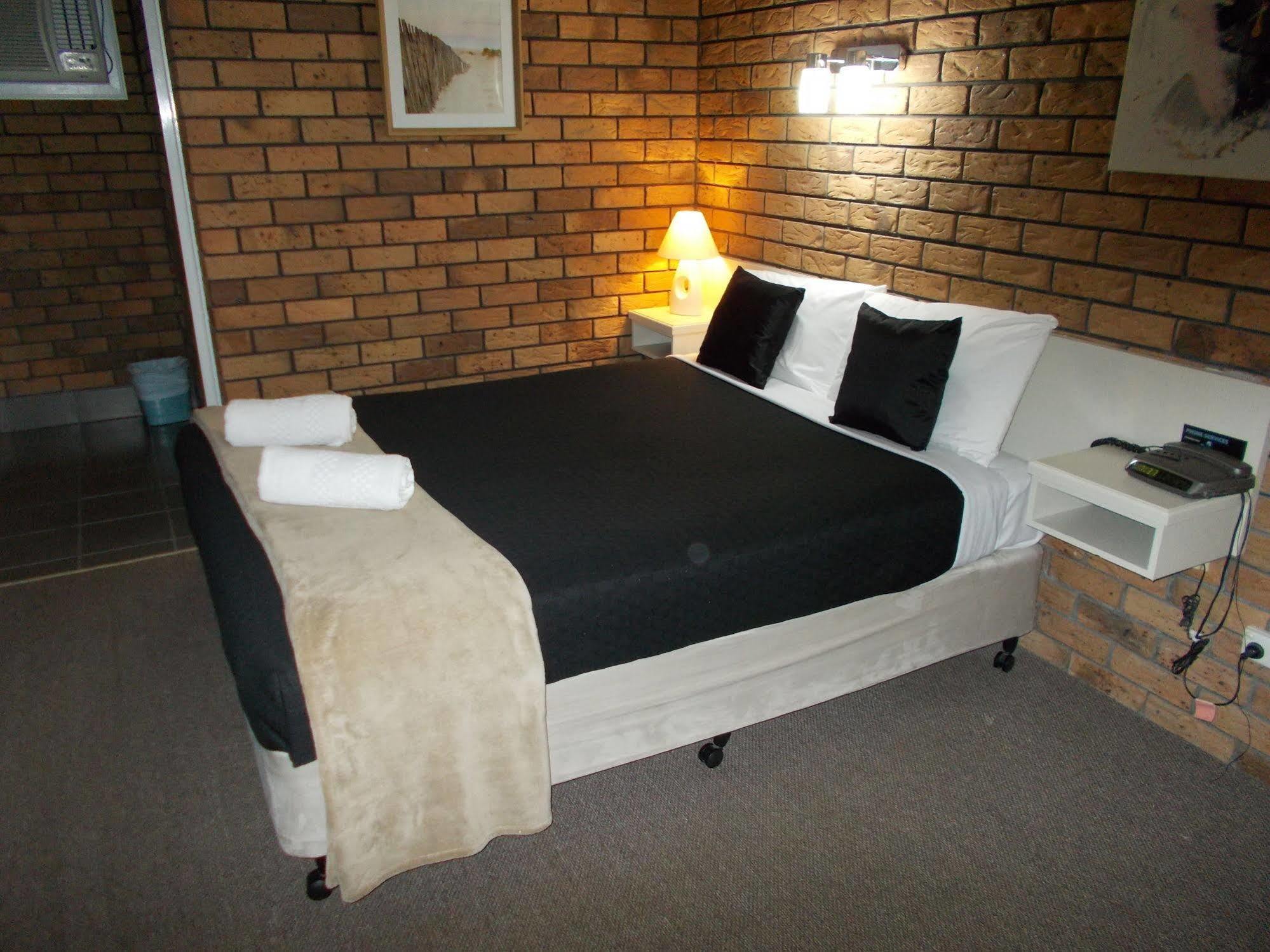 Park House Motor Inn Oakey Exteriör bild